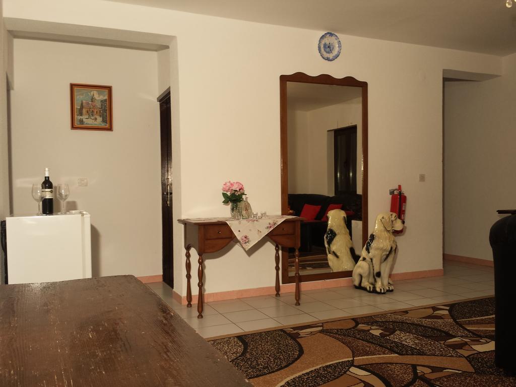 Apartments "Villa Mungos" Sobra Exterior foto